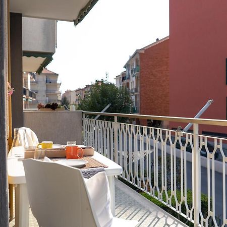 Pietra Ligure Downtown Convenience -Free Parking Apartamento Exterior foto