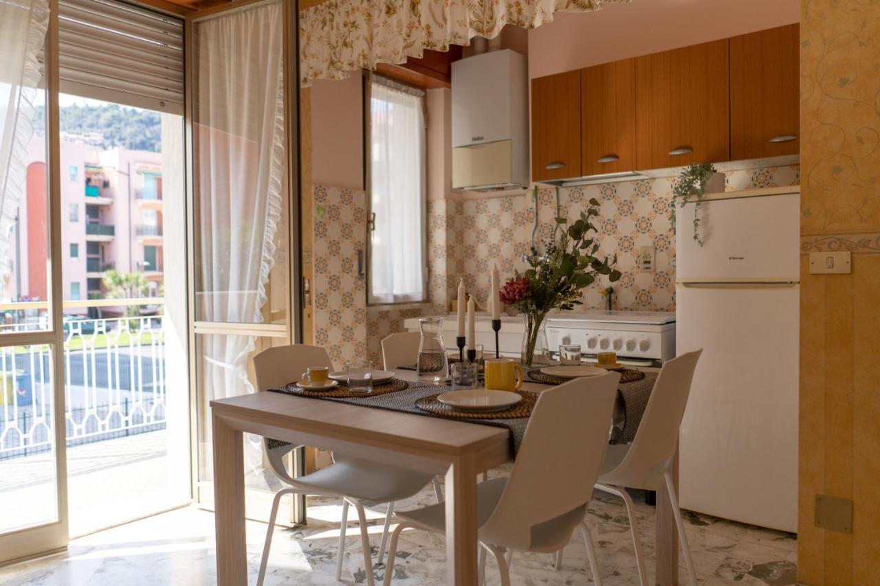 Pietra Ligure Downtown Convenience -Free Parking Apartamento Exterior foto